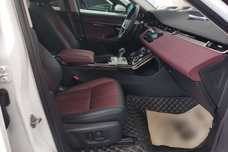 Used Land Rover Range Evoque 2023 Aurora L 249 PS Luxury Edition Right Front Seat