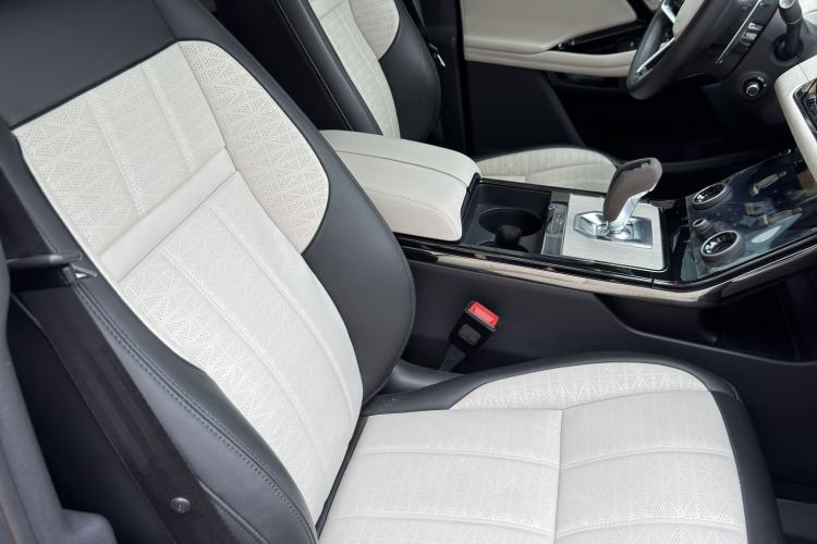 Used Land Rover Range Evoque 2023 Aurora L 249 PS Luxury Edition Right Front Seat