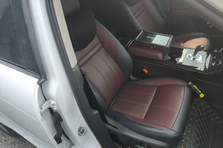 Used Land Rover Range Evoque 2023 Aurora L 249 PS Luxury Edition Right Front Seat