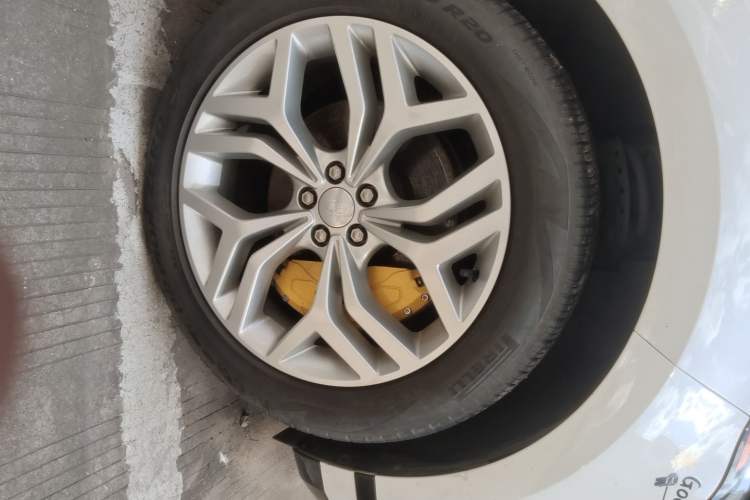 Used Land Rover Range Evoque 2023 Aurora L 200PS Elite Edition Right Front Wheel Hub
