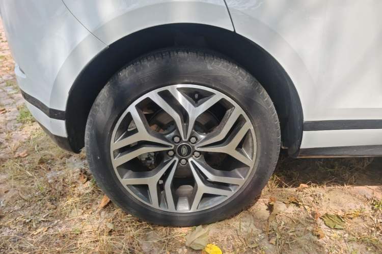 Used Land Rover Range Evoque 2023 Aurora L 249 PS Luxury Edition Right Rear Wheel Hub