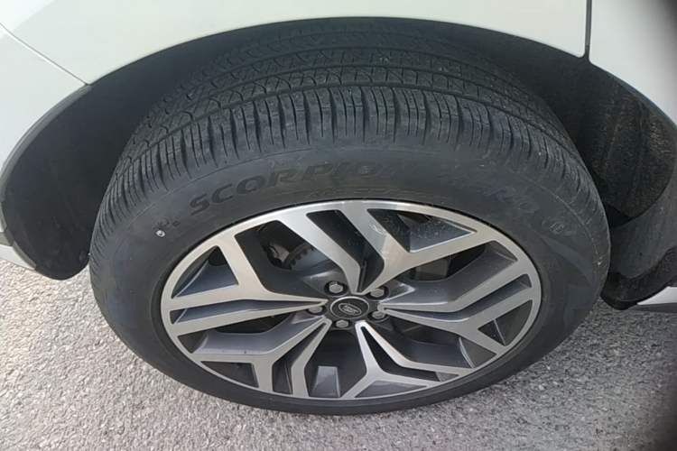 Used Land Rover Range Evoque 2023 Aurora L 249 PS Luxury Edition Right Rear Wheel Hub