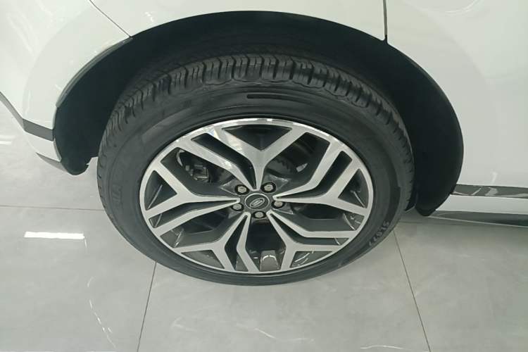 Used Land Rover Range Evoque 2023 Aurora L 249 PS Luxury Edition Right Rear Wheel Hub
