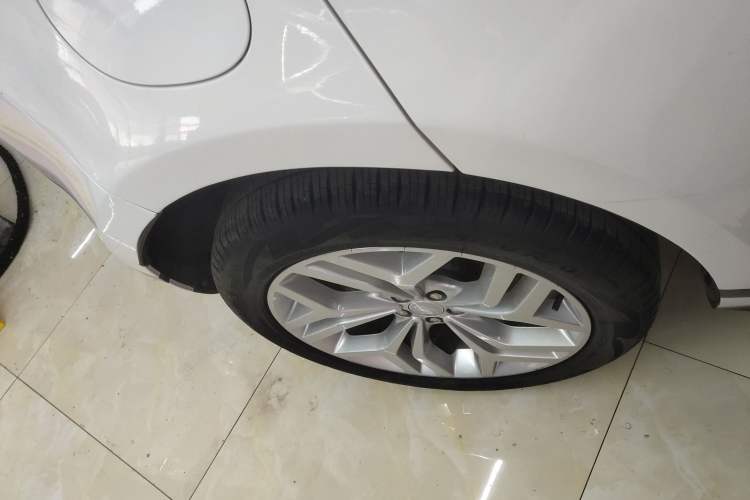 Used Land Rover Range Evoque 2023 Aurora L 200PS Elite Edition Right Rear Wheel Hub