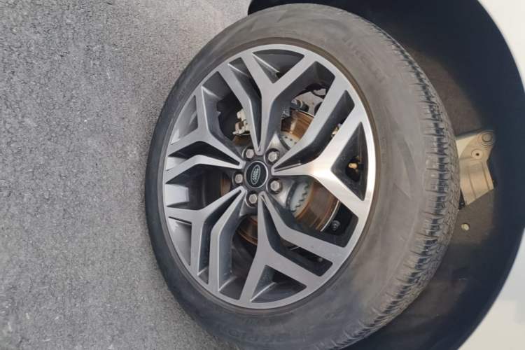 Used Land Rover Range Evoque 2023 Aurora L 249 PS Luxury Edition Right Rear Wheel Hub