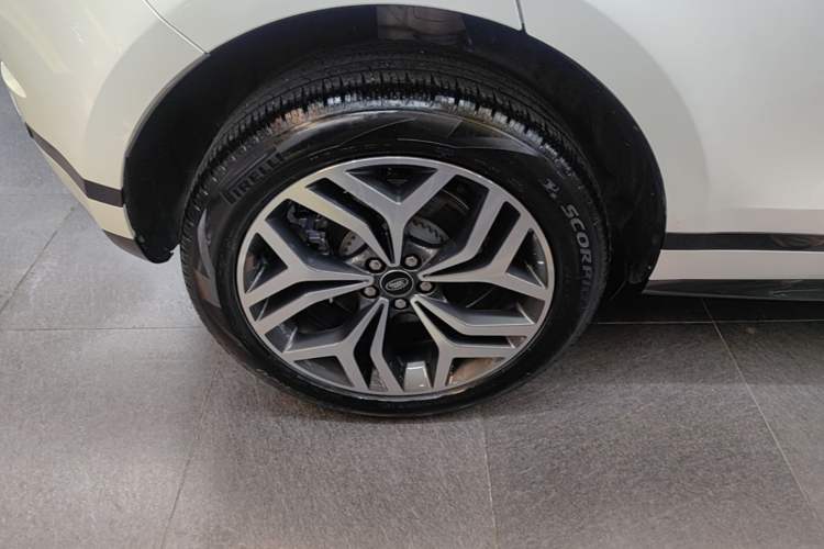 Used Land Rover Range Evoque 2023 Aurora L 249 PS Luxury Edition Right Rear Wheel Hub