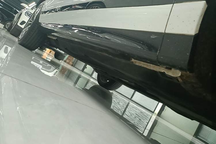 Used Land Rover Range Evoque 2023 Aurora L 249 PS Luxury Edition Right Side Sill