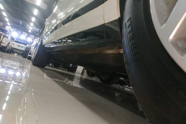 Used Land Rover Range Evoque 2023 Aurora L 200PS Elite Edition Right Side Sill