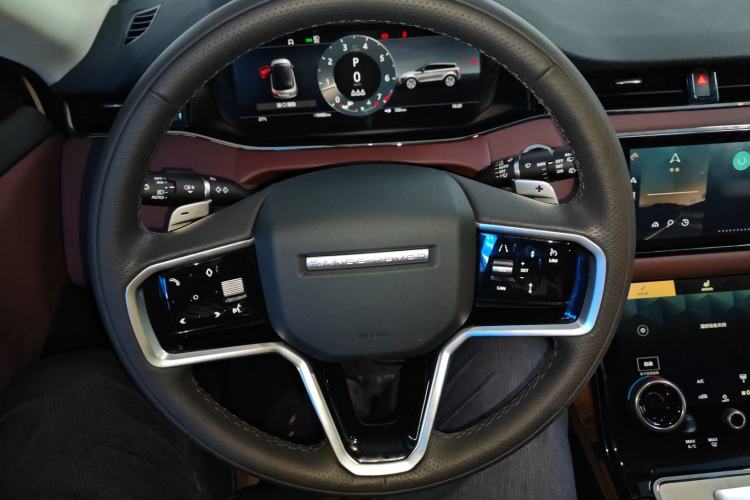 Used Land Rover Range Evoque 2023 Aurora L 249 PS Luxury Edition Steering Wheel