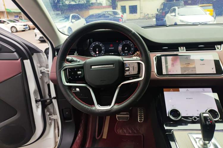 Used Land Rover Range Evoque 2023 Aurora L 249 PS Luxury Edition Steering Wheel