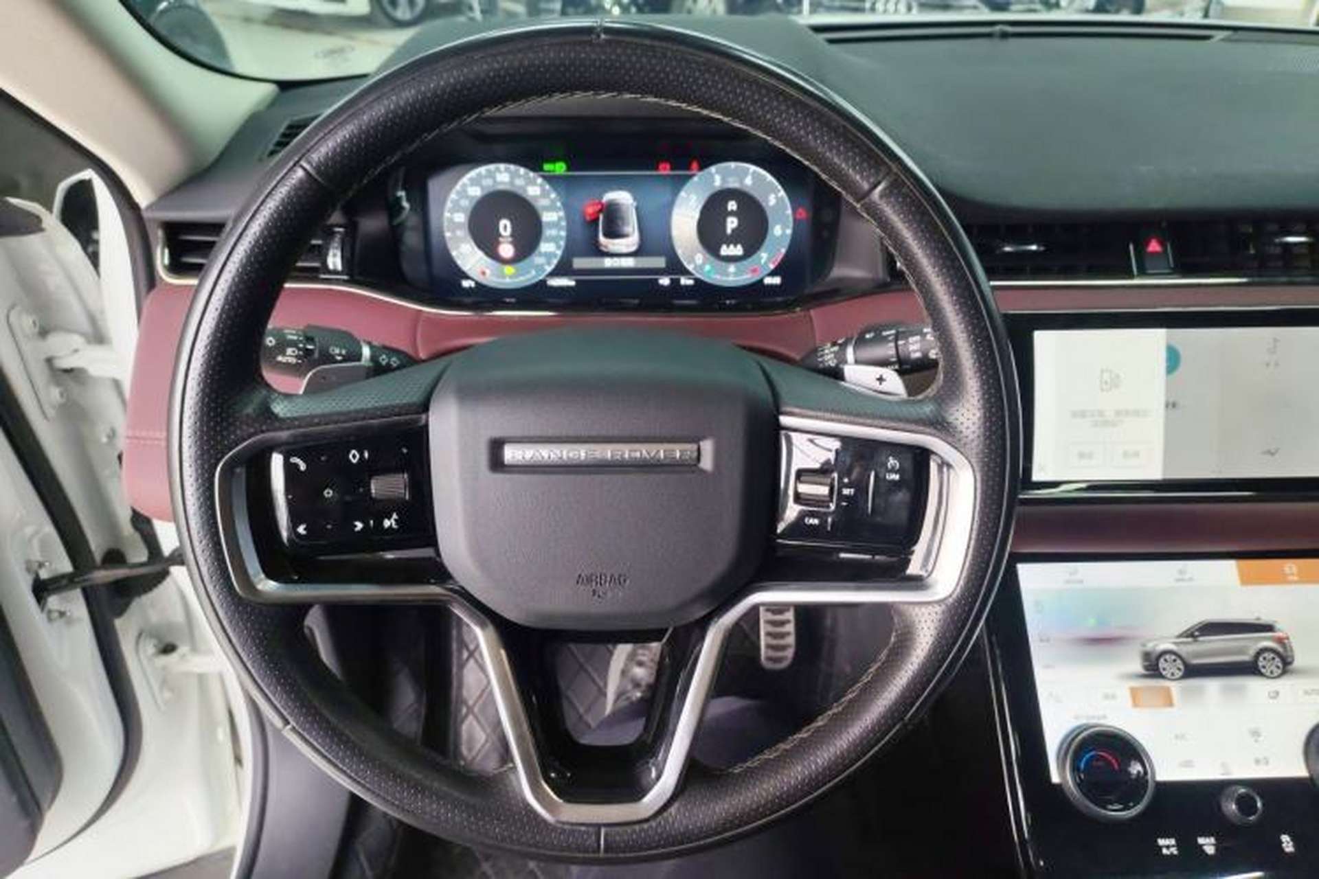 Used Land Rover Range Evoque 2023 Aurora L 249 PS Luxury Edition Steering Wheel