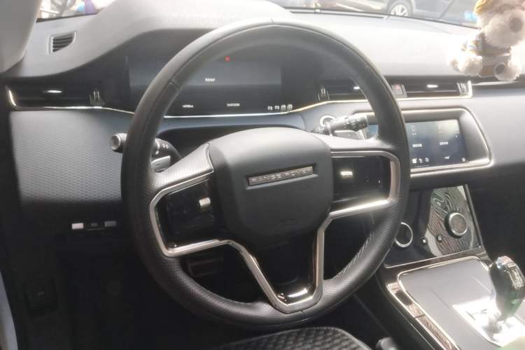 Used Land Rover Range Evoque 2023 Aurora L 200PS Elite Edition Steering Wheel