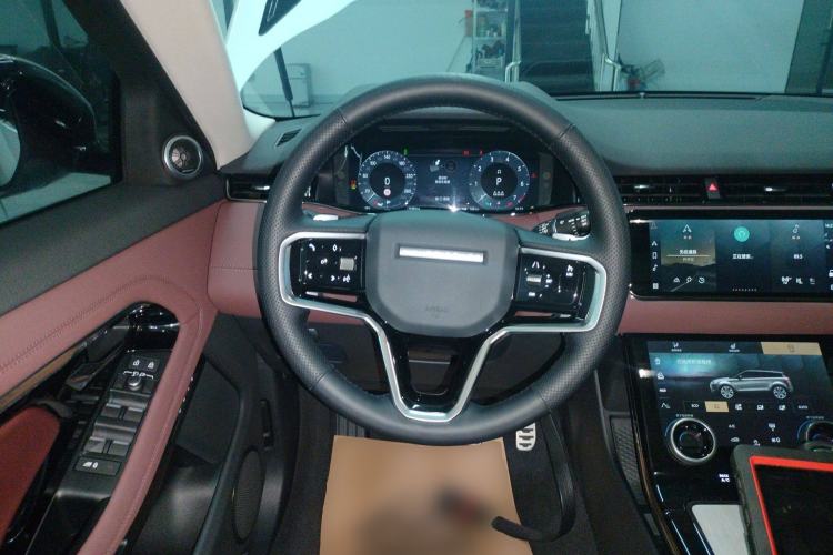 Used Land Rover Range Evoque 2023 Aurora L 249 PS Luxury Edition Steering Wheel