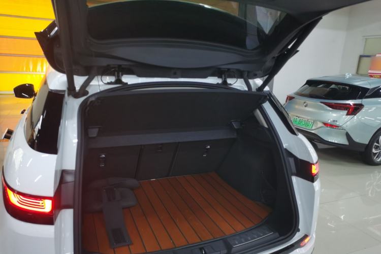 Used Land Rover Range Evoque 2023 Aurora L 249 PS Luxury Edition Trunk