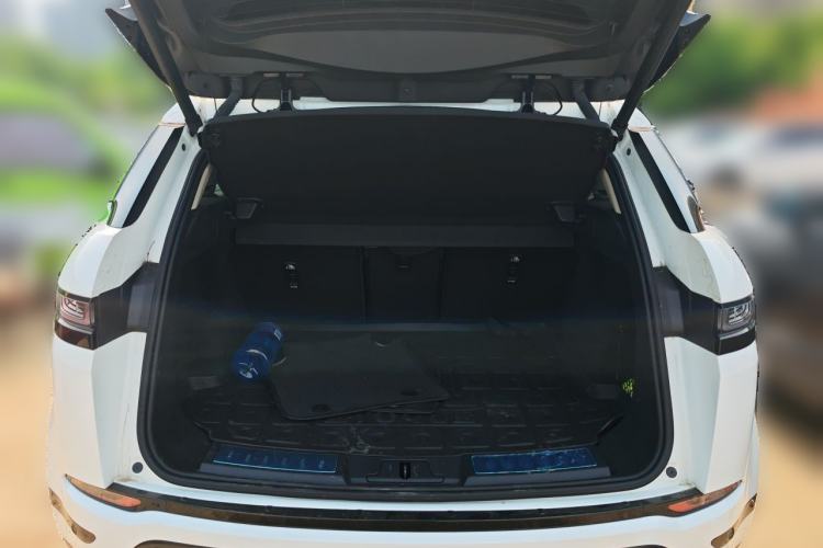 Used Land Rover Range Evoque 2023 Aurora L 249 PS Luxury Edition Trunk