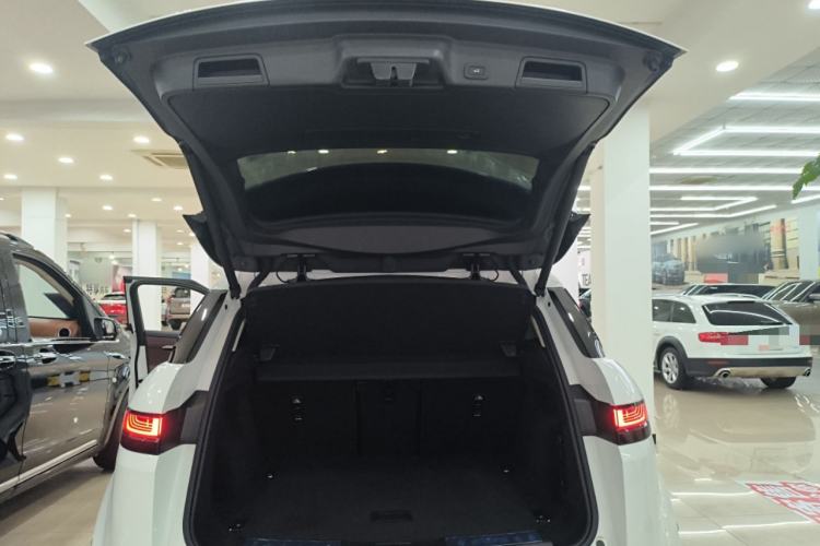 Used Land Rover Range Evoque 2023 Aurora L 249 PS Luxury Edition Trunk
