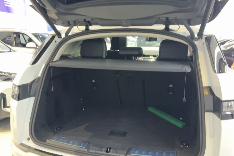 Used Land Rover Range Evoque 2023 Aurora L 249 PS Luxury Edition Trunk