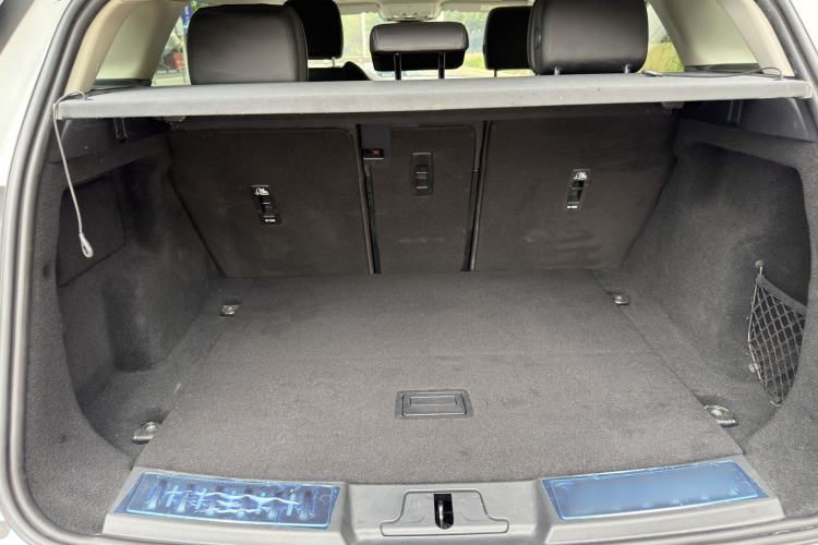 Used Land Rover Range Evoque 2023 Aurora L 249 PS Luxury Edition Trunk