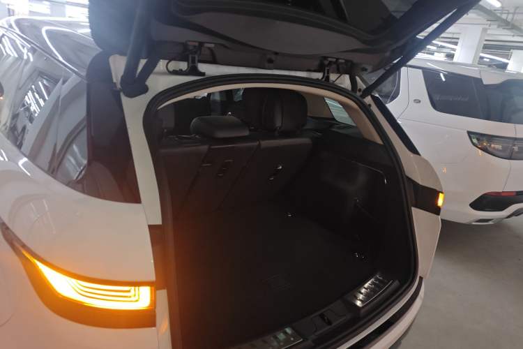 Used Land Rover Range Evoque 2023 Aurora L 249 PS Luxury Edition Trunk