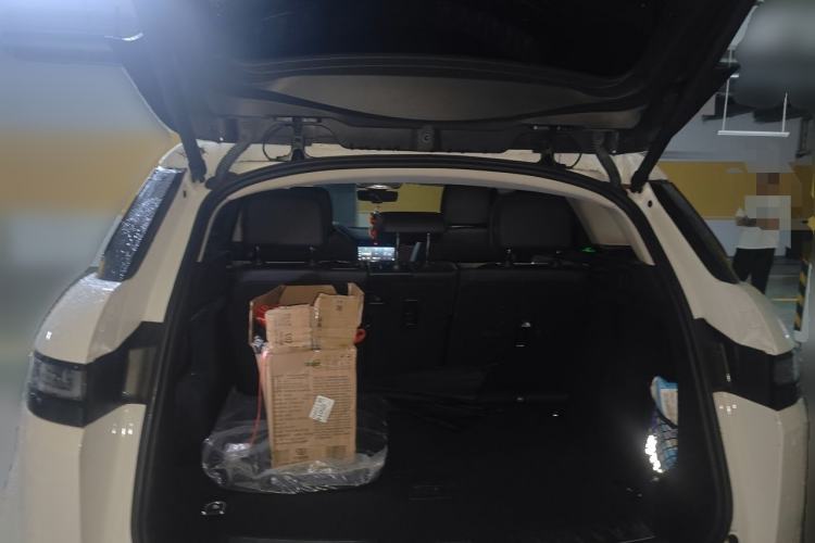 Used Land Rover Range Evoque 2023 Aurora L 249 PS Luxury Edition Trunk