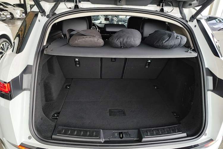 Used Land Rover Range Evoque 2023 Aurora L 249 PS Luxury Edition Trunk