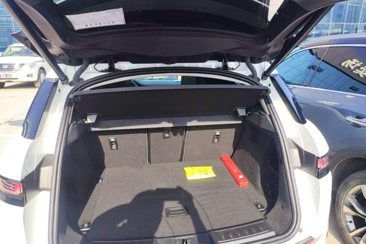 Used Land Rover Range Evoque 2023 Aurora L 249 PS Luxury Edition Trunk