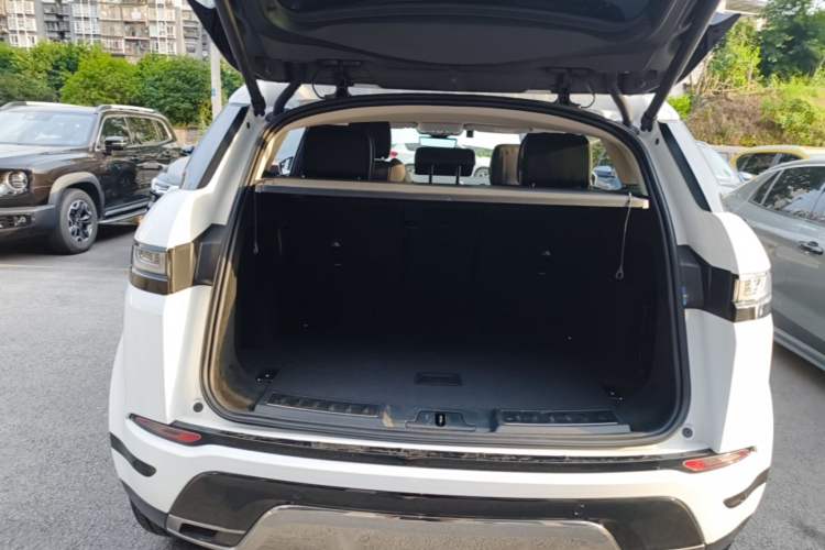 Used Land Rover Range Evoque 2023 Aurora L 249 PS Luxury Edition Trunk