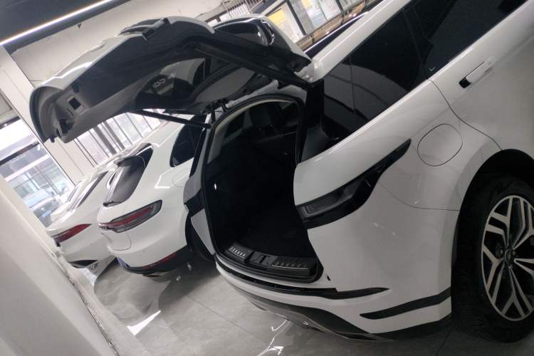 Used Land Rover Range Evoque 2023 Aurora L 249 PS Luxury Edition Trunk