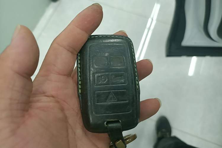 Used Land Rover Range Evoque 2023 Aurora L 249 PS Luxury Edition Vehicle Key