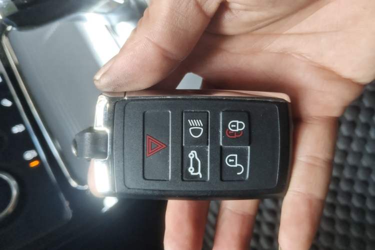 Used Land Rover Range Evoque 2023 Aurora L 200PS Elite Edition Vehicle Key