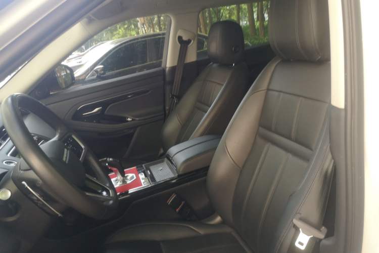 Used Land Rover Range Evoque 2023 Aurora L 200PS Elite Edition Left Front Seat