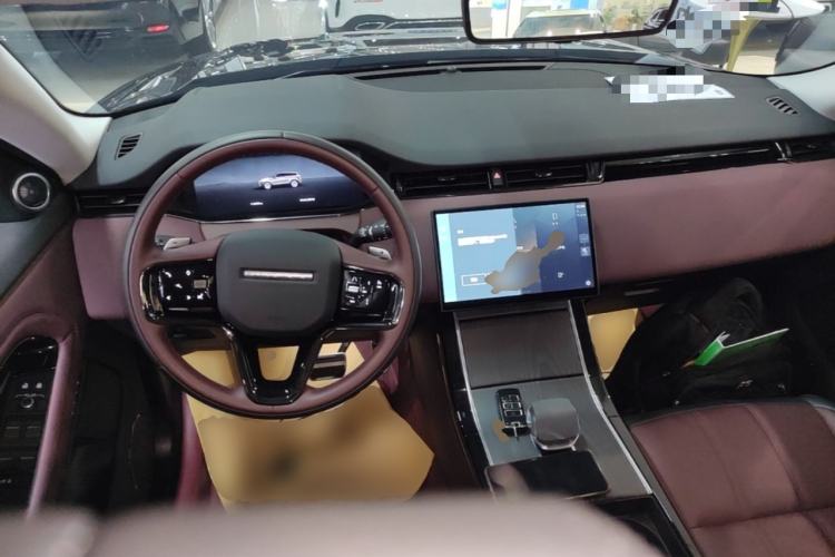Used Land Rover Range Evoque 2024 Aurora L 249 PS Prestige Light-Chasing Edition Center Console