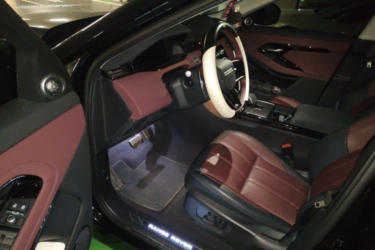 Used Land Rover Range Evoque 2024 Aurora L 249 PS Prestige Light-Chasing Edition Driver Seat