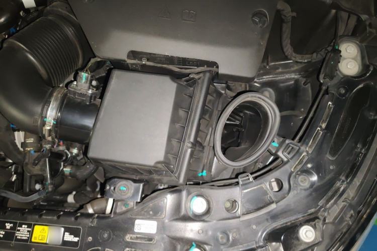 Used Land Rover Range Evoque 2024 Aurora L 249 PS Prestige Light-Chasing Edition Engine Bay Left