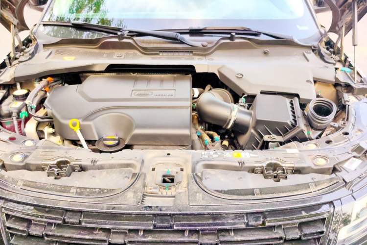 Used Land Rover Range Evoque 2024 Aurora L 249 PS Glowing Limited Edition Engine Bay