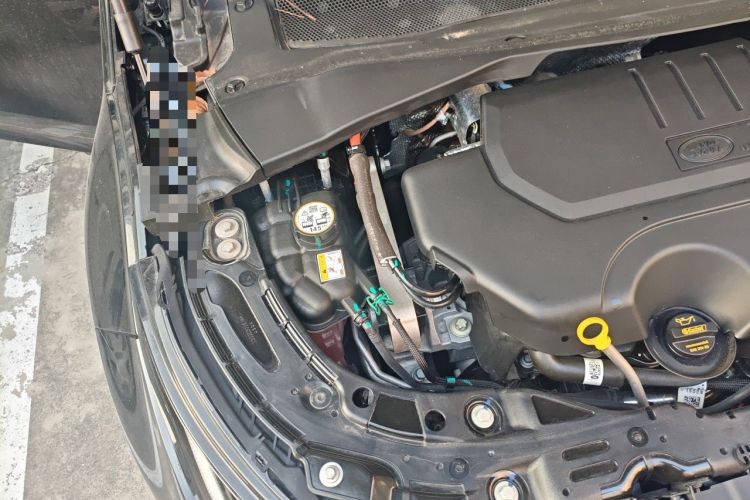 Used Land Rover Range Evoque 2024 Aurora L 249 PS Prestige Light-Chasing Edition Engine Bay Right