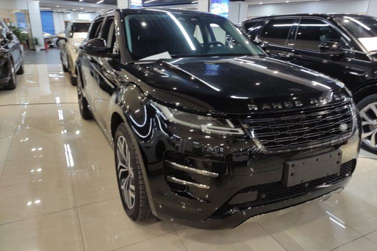 Used Land Rover Range Evoque 2024 Aurora L 249 PS Prestige Light-Chasing Edition Front Right 45 Deg