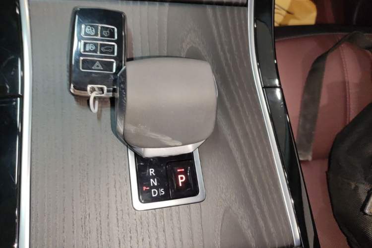 Used Land Rover Range Evoque 2024 Aurora L 249 PS Prestige Light-Chasing Edition Gear Lever