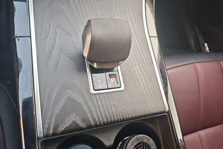 Used Land Rover Range Evoque 2024 Aurora L 249 PS Prestige Light-Chasing Edition Gear Lever