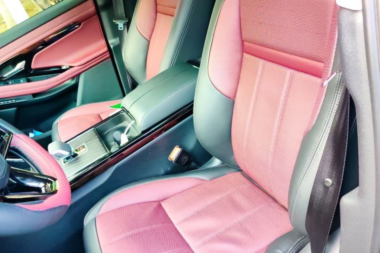 Used Land Rover Range Evoque 2024 Aurora L 249 PS Glowing Limited Edition Left Front Seat