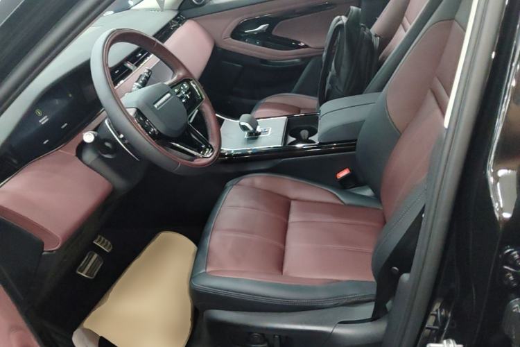 Used Land Rover Range Evoque 2024 Aurora L 249 PS Prestige Light-Chasing Edition Left Front Seat