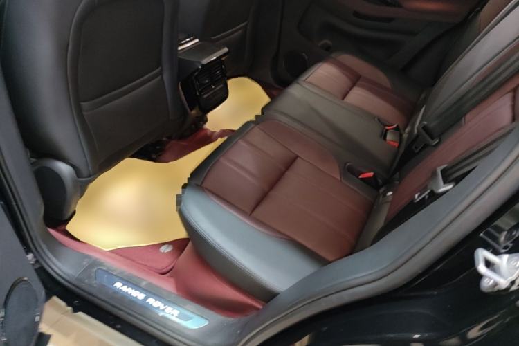 Used Land Rover Range Evoque 2024 Aurora L 249 PS Prestige Light-Chasing Edition Left Rear Seat