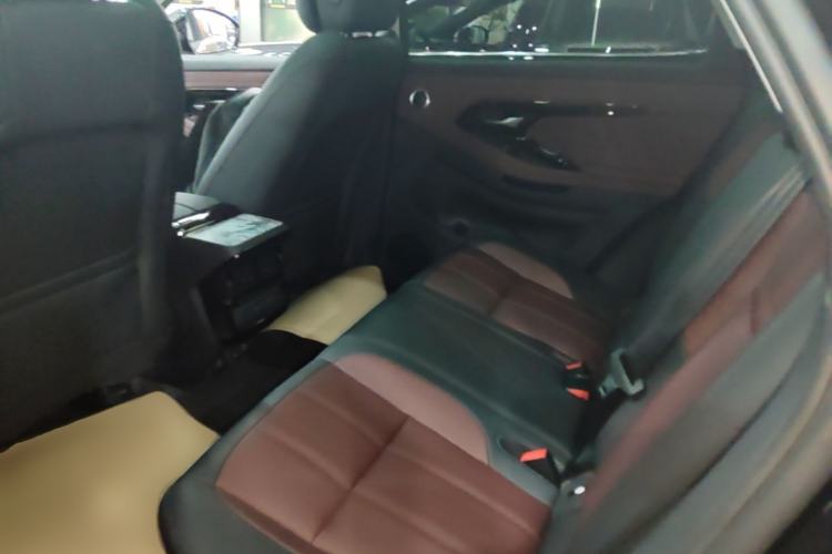 Used Land Rover Range Evoque 2024 Aurora L 249 PS Prestige Light-Chasing Edition Left Rear Seat