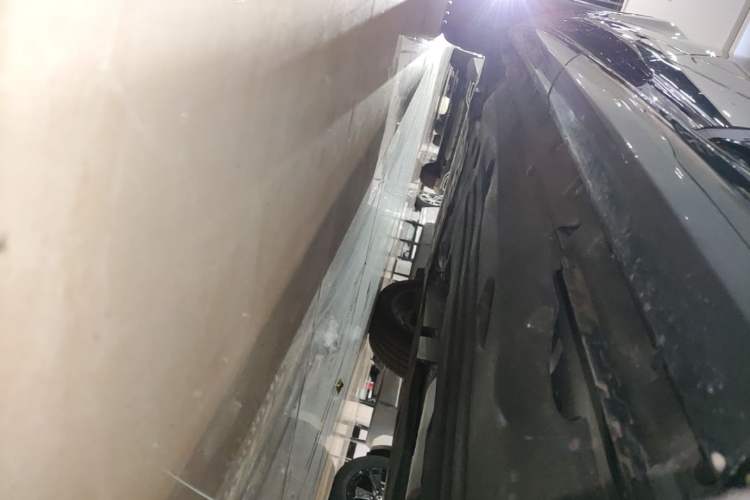 Used Land Rover Range Evoque 2024 Aurora L 249 PS Prestige Light-Chasing Edition Left Side Sill
