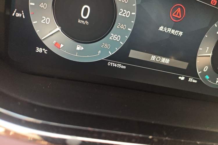 Used Land Rover Range Evoque 2024 Aurora L 249 PS Prestige Light-Chasing Edition Odometer Close Up