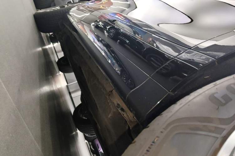 Used Land Rover Range Evoque 2024 Aurora L 249 PS Prestige Light-Chasing Edition Right Side Sill