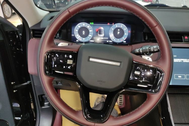 Used Land Rover Range Evoque 2024 Aurora L 249 PS Prestige Light-Chasing Edition Steering Wheel