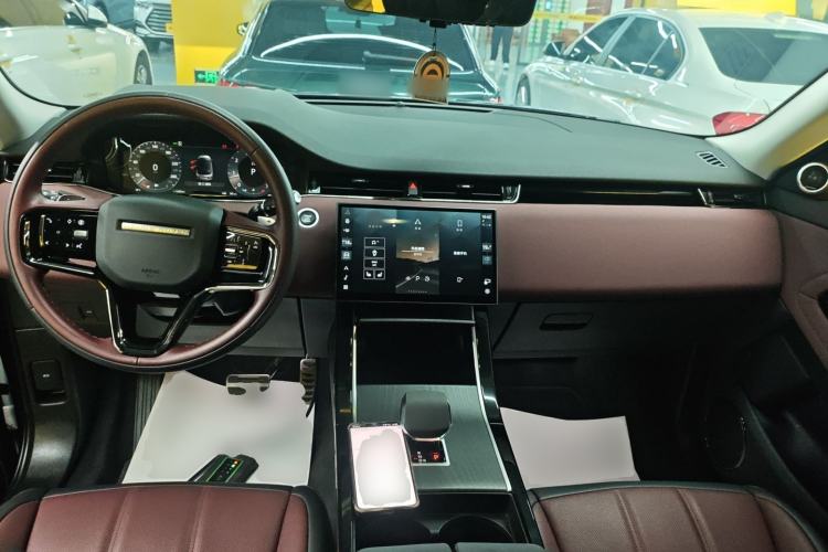 Used Land Rover Range Evoque 2024 Aurora L 249 PS Prestige Light-Chasing Edition Interior 2