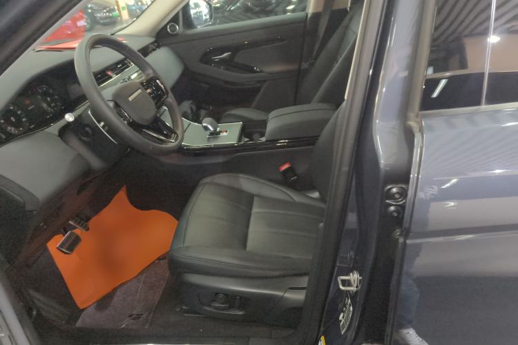 Used Land Rover Range Evoque 2024 Aurora L 249 PS Prestige Light-Chasing Edition Left Front Seat