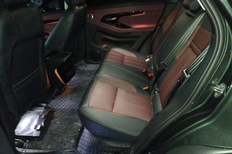 Used Land Rover Range Evoque 2024 Aurora L 249 PS Prestige Light-Chasing Edition Left Rear Seat